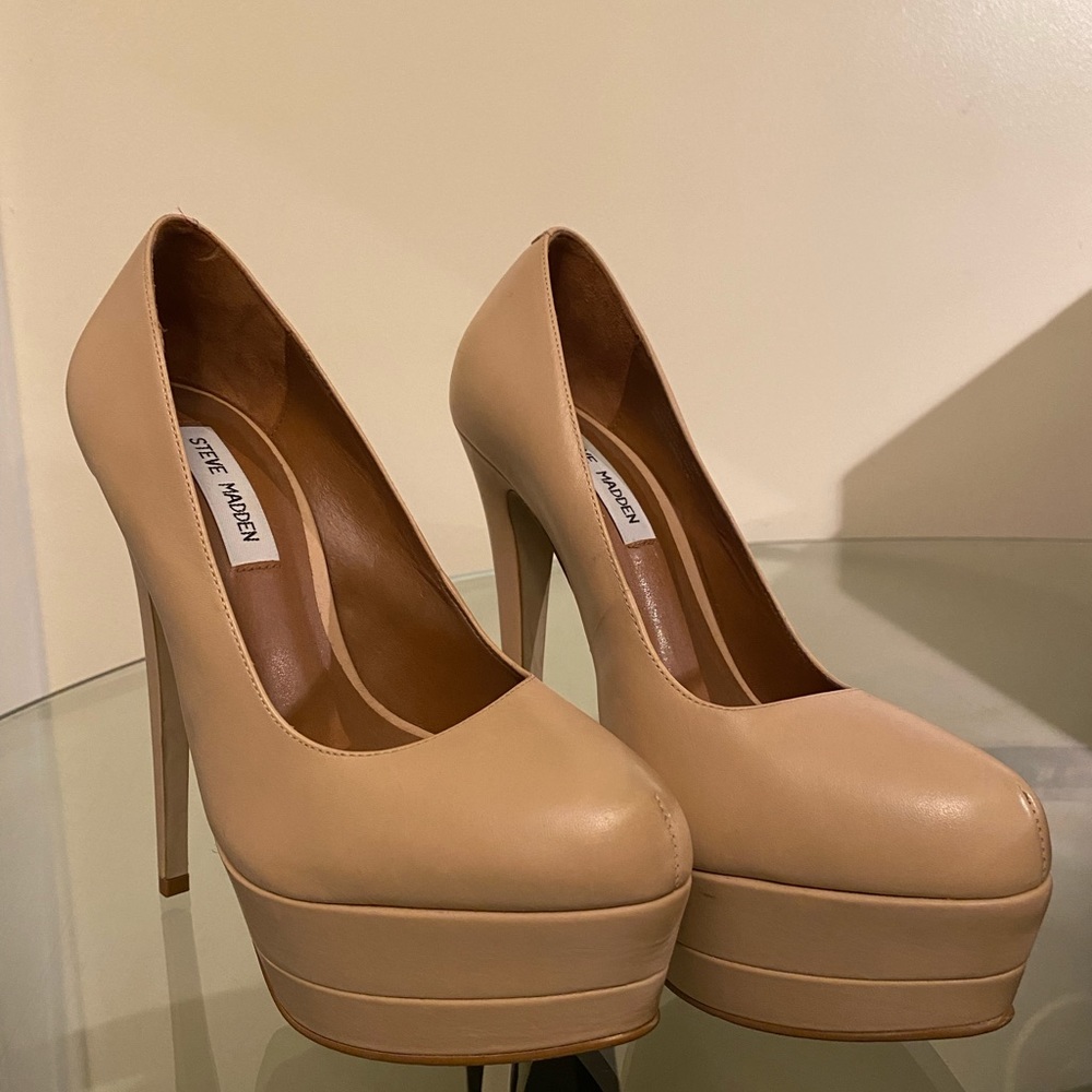 Steve madden Stiletto platform Tan pumps